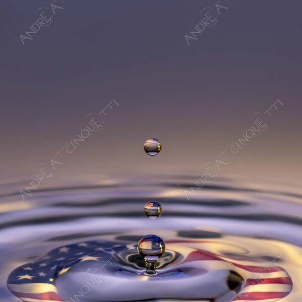 macro photography goccia gocce d'acqua water drop drops droplet droplets high speed sync studio photography riflessi reflections splash colori colours bounce bouncing bandiera flag usa unites states of america stars and stripes