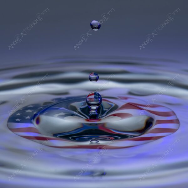 macro photography goccia gocce d'acqua water drop drops droplet droplets high speed sync studio photography riflessi reflections splash colori colours bounce bouncing bandiera flag usa unites states of america stars and stripes