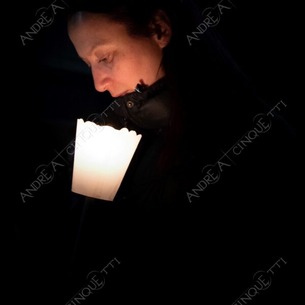 colturano balbiano messa mass processione procession pasqua easter prete priest rito religioso religious ritual notte nigth sera