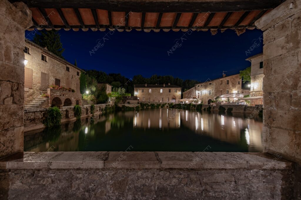 toscana tuscany bagno vignoni terme spa bath thermae riflessi reflections specchio mirror
