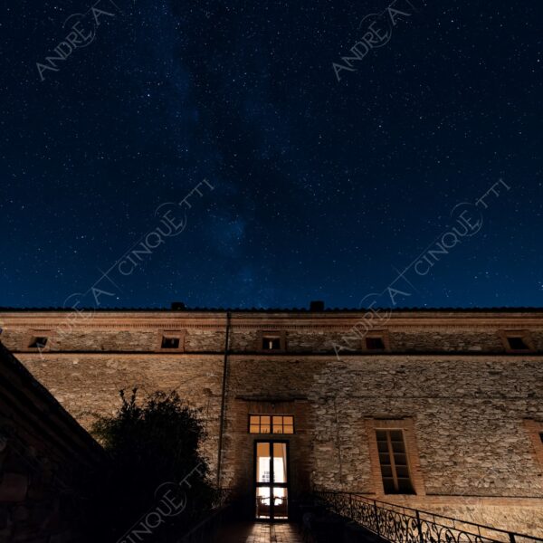 villa buoninsegna via lattea milky way stelle stars lunga esposizione long exposure tenuta manor casa house