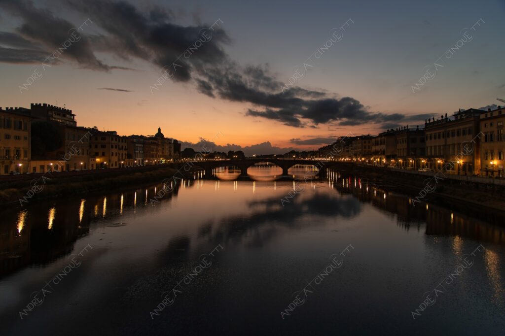firenze florence fiume river arno ponte bridge nuvole clouds ponte vecchio alba sunrise tramonto sunset sundown crepuscolo twilght dusk