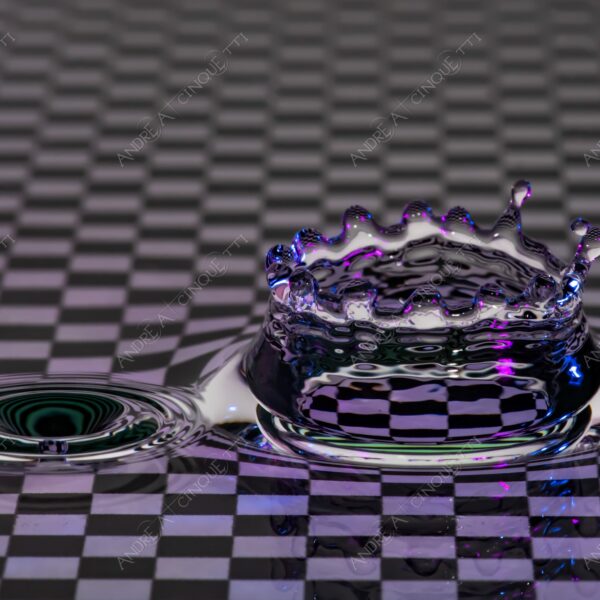 macro photography goccia gocce d'acqua water drop drops high speed sync riflessi reflections splash colori colours bounce bouncing scacchi chess pattern