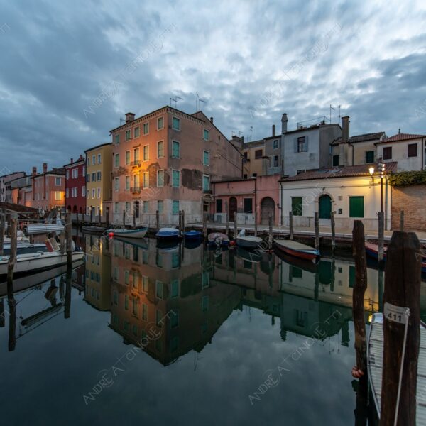 chioggia ponte bridge canale channel canal barca boat ship mercato market nuvole clouds borgo village borough antico ancient riflessi reflections alba sunrise tramonto sunset sundown crepuscolo dusk twilight blue hour