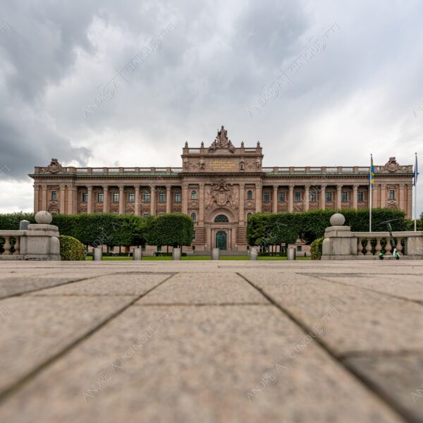 svezia sweden stoccolma stockholm nuvole clouds parlamento parliament palazzo palace building