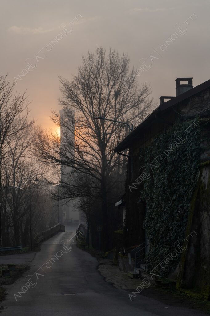 balbiano colturano campagna countryside alba sunrise tramonto sunset sundown crepuscolo twilght dusk fiume river addetta chiesa church ponte bridge campanile belltower belfry steeple nebbia fog foschia misty controluce backlit backlight profilo silhouette sole sun