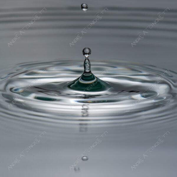 macro photography goccia gocce d'acqua water drop drops high speed sync riflessi reflections splash colori colours bounce bouncing