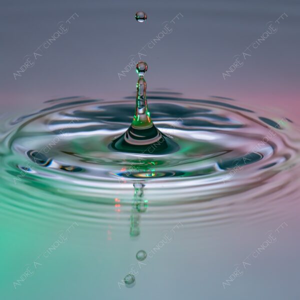 macro photography goccia gocce d'acqua water drop drops high speed sync riflessi reflections splash colori colours bounce bouncing