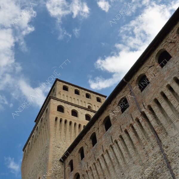 castelli del ducato di parma e piacenza castello castle torre tower antico ancient borgo borough village