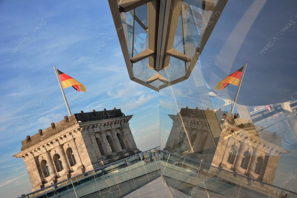 germania germany berlino berlin parlamento parliament reichstag palazzo palace cupola dome lunga esposizione long exposure tramonto sunset sundown crepuscolo dusk twilight alba sunrise riflessi reflections specchio mirror