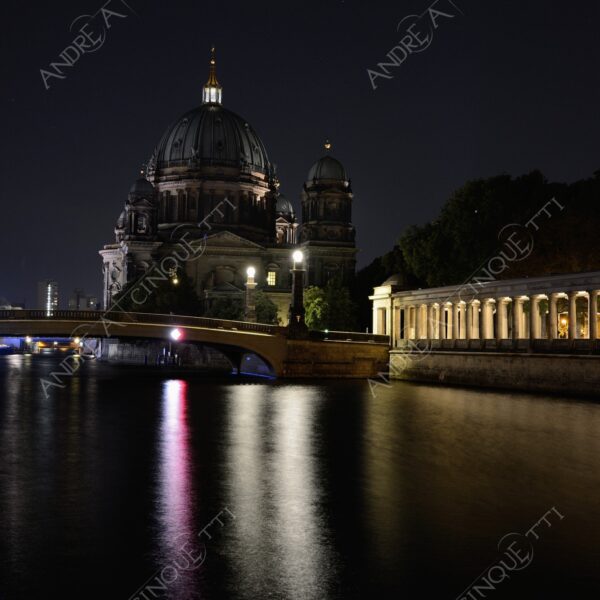 germania germany berlino berlin isola dei musei fiume river lunga esposizione long exsosure cupola dome ponte bridge