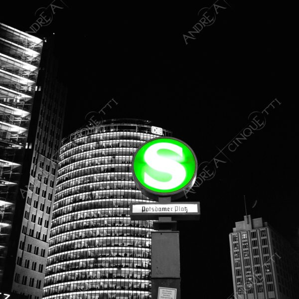 germania germany berlino berlin grattacielo skyscraper notte night luci lights