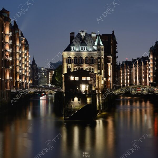 germania germany amburgo hamburg speicherstadt fiume river lunga esposizione long exposure ponte bridge luci lights riflessi reflections