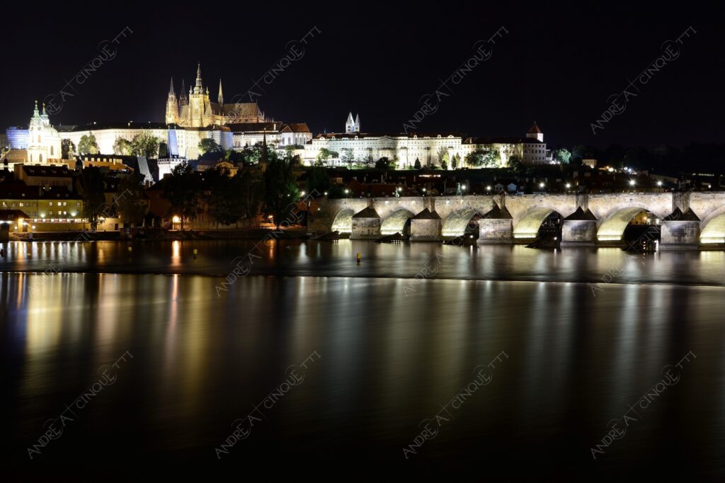 repubblica ceca czech repubblic praga prague castello castle fiume river moldova ponte bridge castello castle lunga esposizione long exposure riflessi reflections ponte carlo