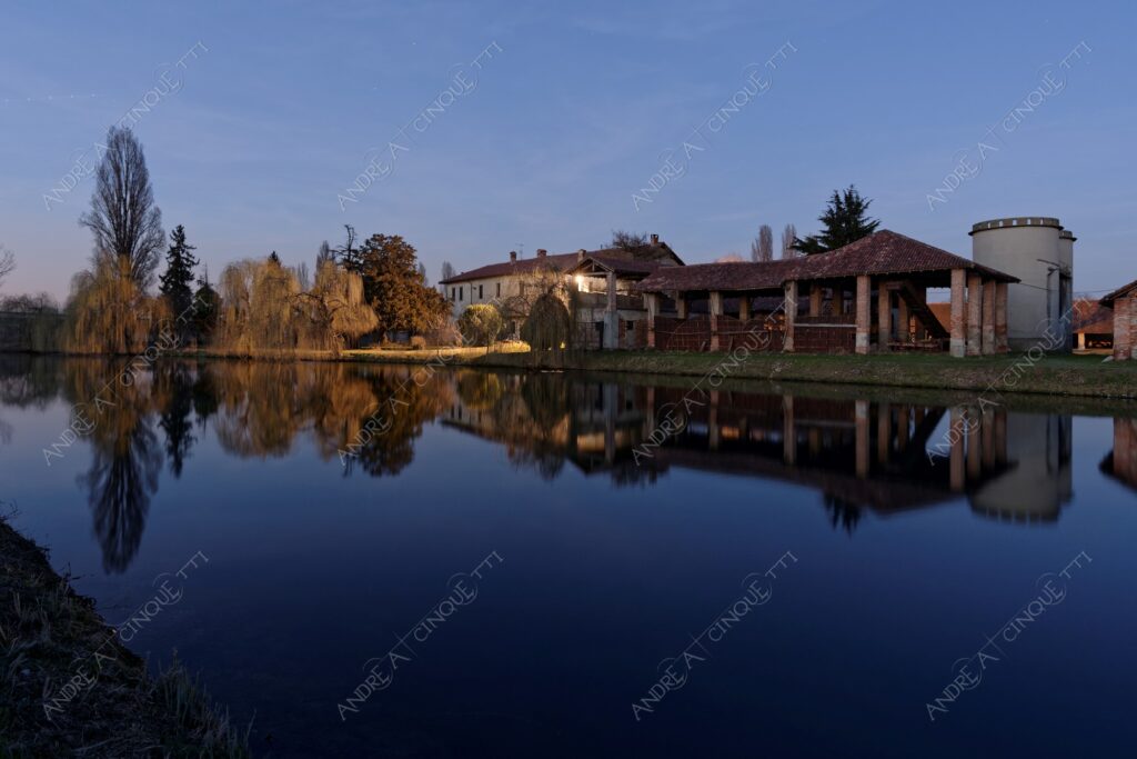 paullo canale canal channel muzza cascina farm salice piangente willow nuvole clouds riflessi reflections specchio mirror tramonto sunset sundown blue hour alba sunrise crepuscolo dusk twilight