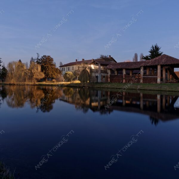 paullo canale canal channel muzza cascina farm salice piangente willow nuvole clouds riflessi reflections specchio mirror tramonto sunset sundown blue hour alba sunrise crepuscolo dusk twilight