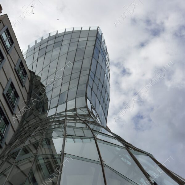 repubblica ceca czech repubblic praga prague dancing house casa danzante architettura moderna modern architecture