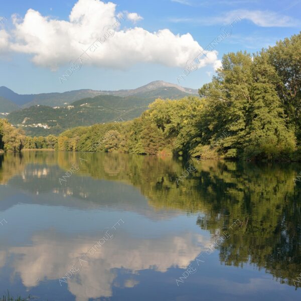 airuno riflessi reflections specchio mirror fiume river adda nuvole clouds