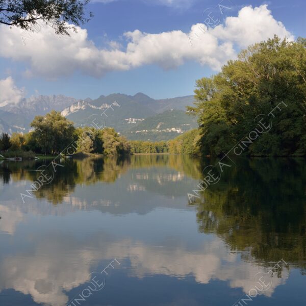 airuno riflessi reflections specchio mirror fiume river adda nuvole clouds