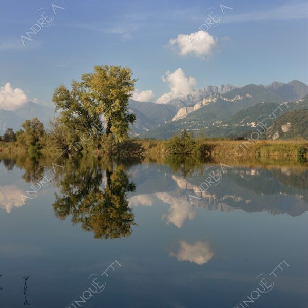 airuno riflessi reflections specchio mirror fiume river adda nuvole clouds