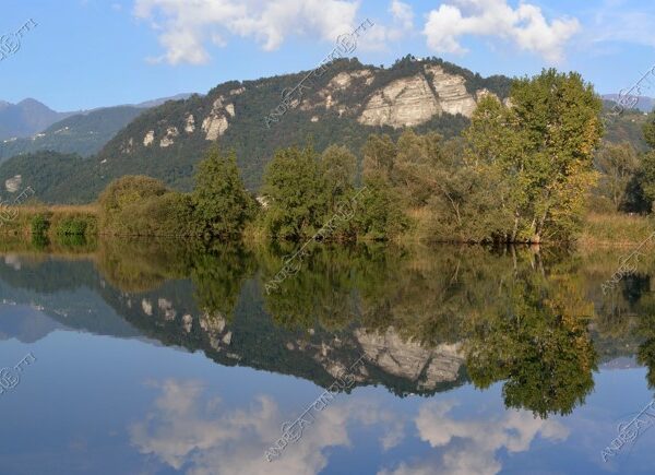 airuno riflessi reflections specchio mirror fiume river adda nuvole clouds