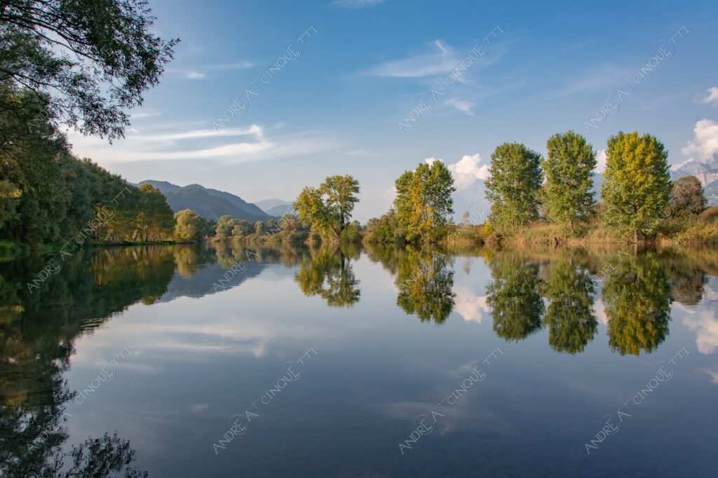 airuno riflessi reflections specchio mirror fiume river adda nuvole clouds