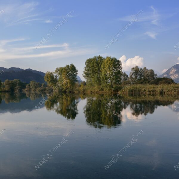 airuno riflessi reflections specchio mirror fiume river adda nuvole clouds