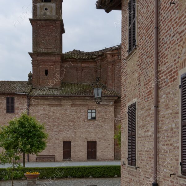trino vercelli trino vercellese principato di lucedio chiesa church campanile bell tower steeple belfry nuvole clouds