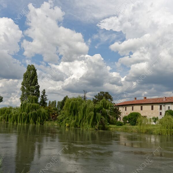 paullo canale canal channel muzza cascina farm salice piangente willow nuvole clouds