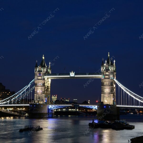 inghilterra england regno unito united kingdom londra london architettura architecture fiume river tamigi thames ponte bridge riflessi reflections lunga esposizione long exposure scatti notturni night shots tower bridge