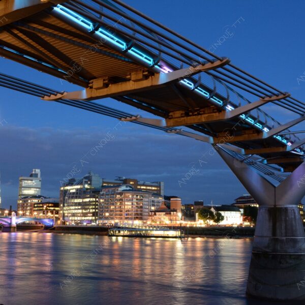 inghilterra england regno unito united kingdom londra london architettura architecture fiume river tamigi thames ponte bridge riflessi reflections lunga esposizione long exposure scatti notturni night shots the shard tower bridge millennium bridge