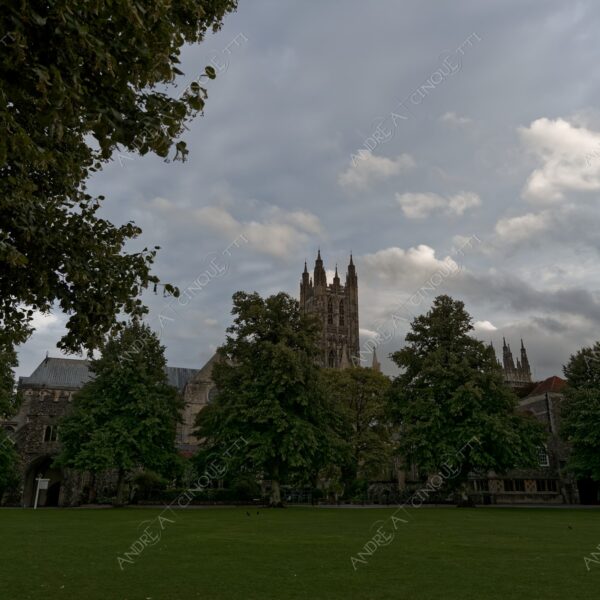 inghilterra england regno unito united kingdom salisbury cattedrale cathedral chiesa church architettura architecture