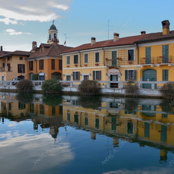 gaggiano navigli canale channel canal riflessi reflections mirror specchio campanile bell tower belfry steeple