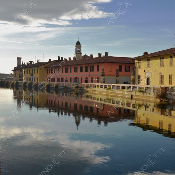 gaggiano navigli canale channel canal riflessi reflections mirror specchio campanile bell tower belfry steeple