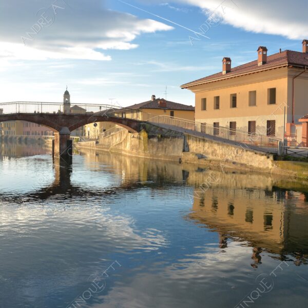 gaggiano navigli canale channel canal riflessi reflections mirror specchio campanile bell tower belfry steeple ponte bridge