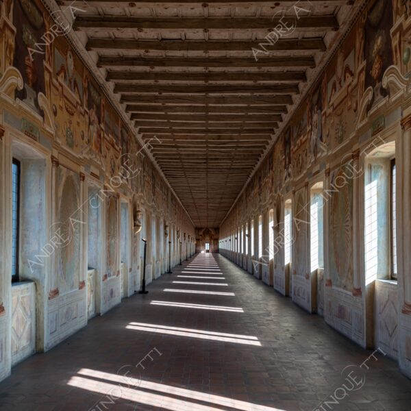 sabbioneta mantova mantua unesco lombardia italia italy antico ancient borgo village borough medievale medieval corridoio d'orfeo prospettiva perspective corridor hallway archi arcs volte vaults ombre shadows finestre windows porta door profondo profondità deep depth