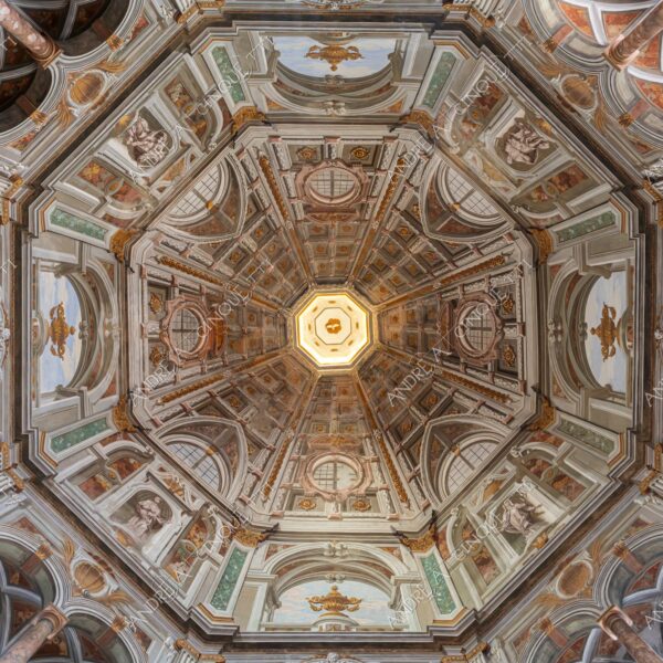 sabbioneta mantova mantua unesco lombardia italia italy antico ancient borgo village borough medievale medieval chiesa della beata vergine incoronata mausoleo di vespasiano church volta vault affresco fresco ottagonale octagonal prospettiva perspective interni interior architettura architecture