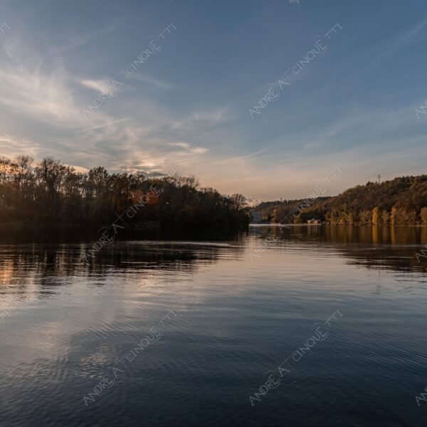 somma lombardo varese lombardia italia italy diga dam fiume river ticino canale channel canal villoresi acqua water riflessi reflections sole sun tramonto sunset sundown alba sunrise crepuscolo dusk twilight raggi di sole rays of sunshine sun rays sunbeams controluce backlight backlit