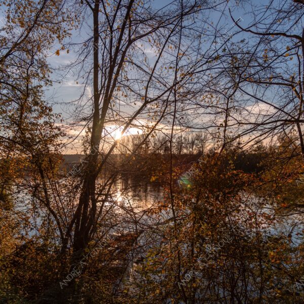 somma lombardo varese lombardia italia italy diga dam fiume river ticino canale channel canal villoresi acqua water riflessi reflections sole sun tramonto sunset sundown alba sunrise crepuscolo dusk twilight raggi di sole rays of sunshine sun rays sunbeams controluce backlight backlit