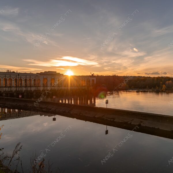 somma lombardo varese lombardia italia italy diga dam fiume river ticino canale channel canal villoresi acqua water riflessi reflections sole sun tramonto sunset sundown alba sunrise crepuscolo dusk twilight raggi di sole rays of sunshine sun rays sunbeams controluce backlight backlit