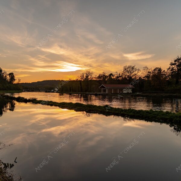 somma lombardo varese lombardia italia italy diga dam fiume river ticino canale channel canal villoresi acqua water riflessi reflections sole sun tramonto sunset sundown alba sunrise crepuscolo dusk twilight raggi di sole rays of sunshine sun rays sunbeams controluce backlight backlit