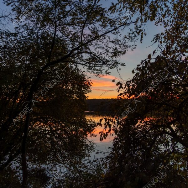 somma lombardo varese lombardia italia italy diga dam fiume river ticino canale channel canal villoresi acqua water riflessi reflections sole sun tramonto sunset sundown alba sunrise crepuscolo dusk twilight raggi di sole rays of sunshine sun rays sunbeams controluce backlight backlit