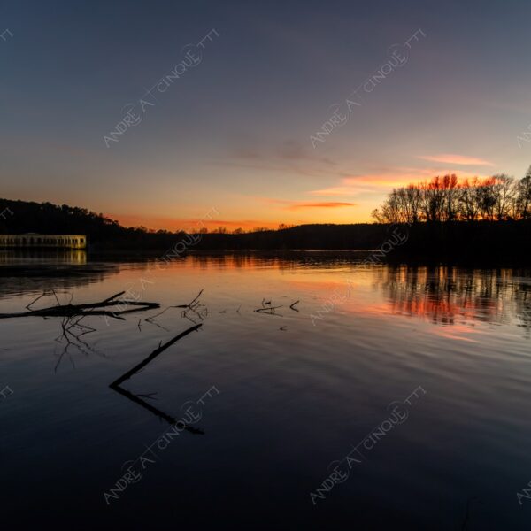 somma lombardo varese lombardia italia italy diga dam fiume river ticino canale channel canal villoresi acqua water riflessi reflections sole sun tramonto sunset sundown alba sunrise crepuscolo dusk twilight raggi di sole rays of sunshine sun rays sunbeams controluce backlight backlit