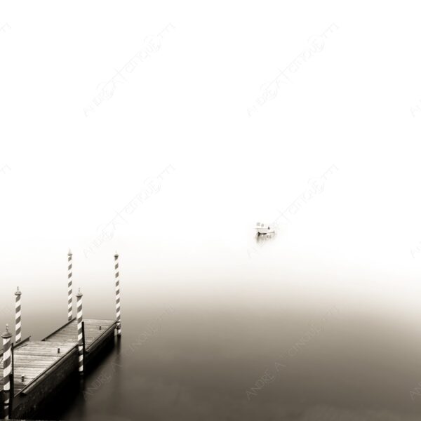 stresa piemonte italia italy lago maggiore lake loch isola dei pescatori isole borromee island pontile molo pier wharf bianco e nero black and white b&w