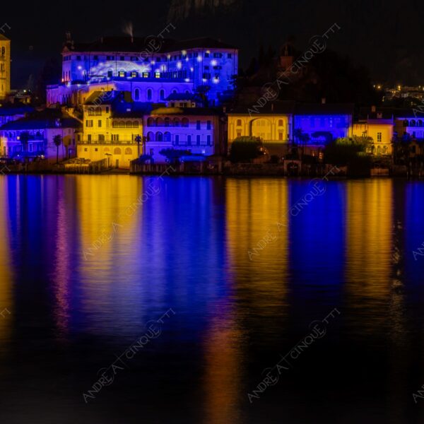 stresa piemonte italia italy lago d'orta lake loch isola island orta san giulio riflessi reflections mirror specchio luci lights colori colours lunga esposizione long exposure borgo borough village campanile bell tower belfry steeple chiesa church