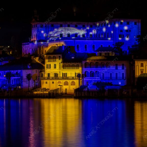 stresa piemonte italia italy lago d'orta lake loch isola island orta san giulio riflessi reflections mirror specchio luci lights colori colours lunga esposizione long exposure borgo borough village campanile bell tower belfry steeple chiesa church